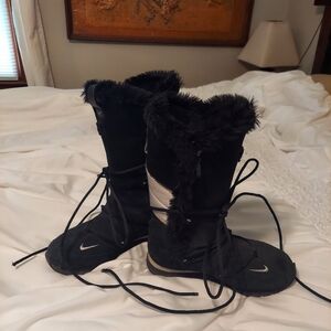 Nike Suede Winter Boots Womens 6 Black Side Zip Y2K Faux Fur